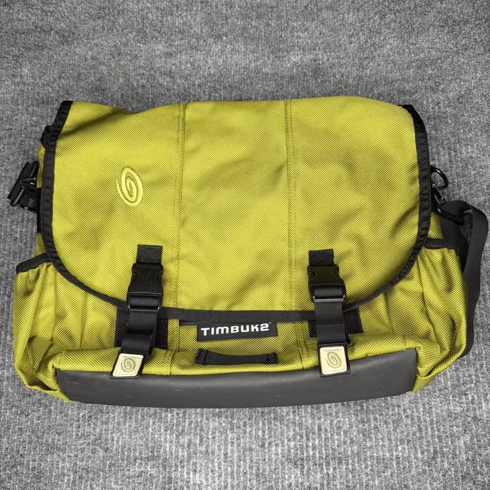 Timbuk2 Classic Medium Messenger Bag Size Padded Laptop Compartment Green Bag